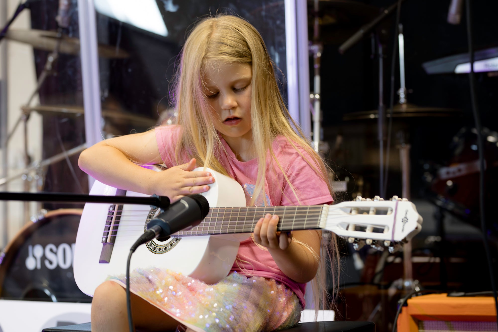 Children's guitar lessons in Horsham - building musical confidence and skills with DeRosa Music