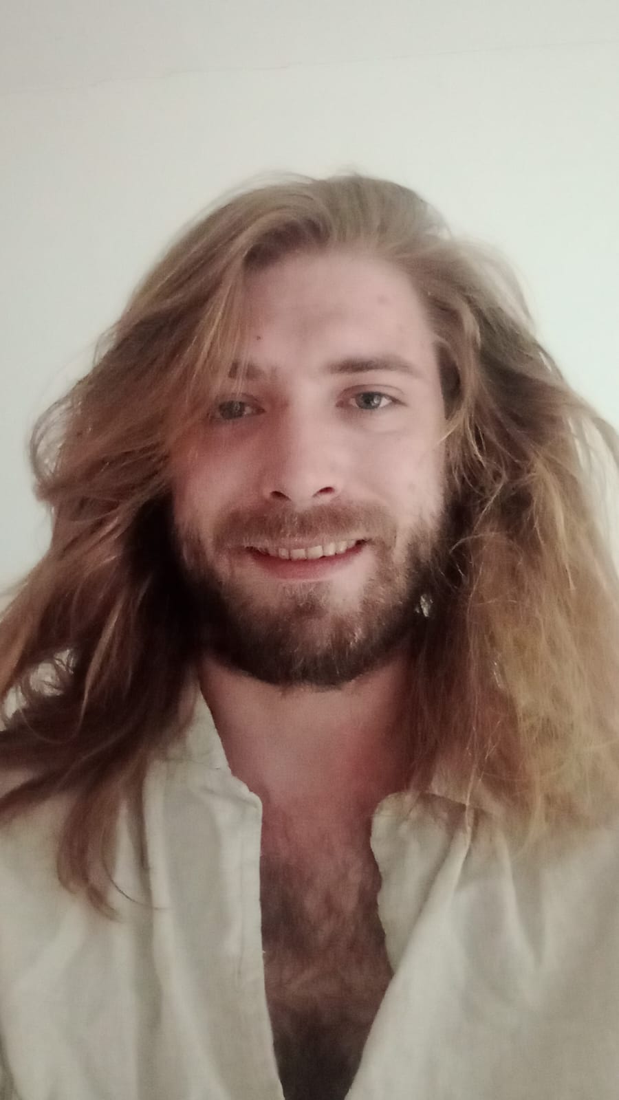 luke guitar teacher at derosamusic horsham